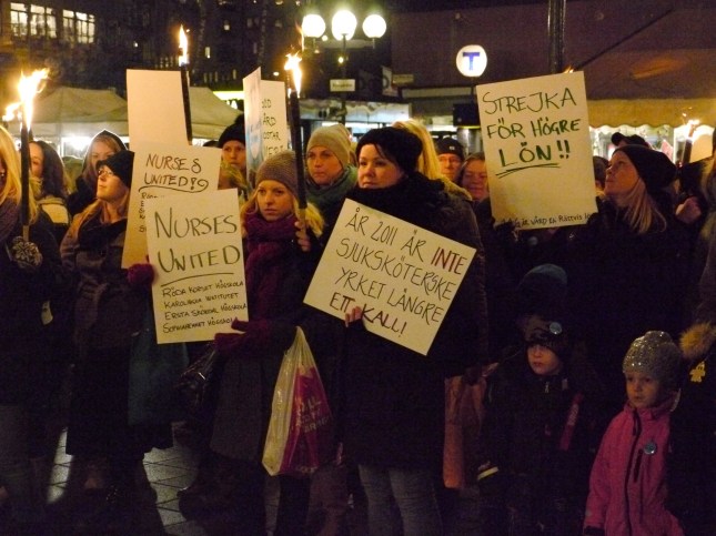 2011-12-15 demoskyltar